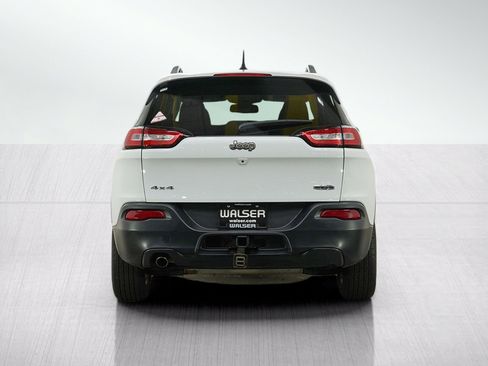 Used 2016 Jeep Cherokee Latitude AWD/4WD image 4