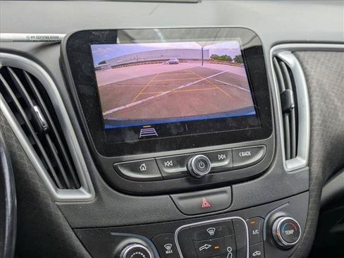 Used 2019 Chevrolet Malibu RS FWD image 13