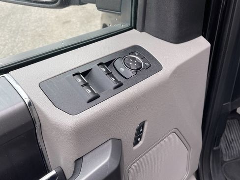 Used 2018 Ford F150 XLT w/ Equipment Group 302A Luxury image 11