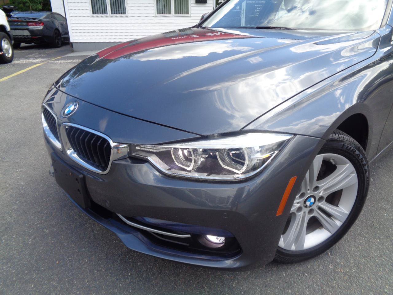 Used 2017 BMW 330i xDrive Sedan AWD/4WD image 21