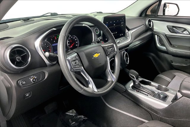 Used 2023 Chevrolet Blazer LT FWD image 15