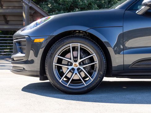 Certified 2024 Porsche Macan image 11