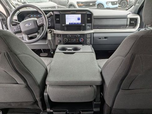 Used 2025 Ford F250 XLT AWD/4WD image 4