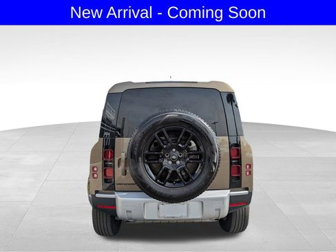 Used 2025 Land Rover Defender 110 S AWD/4WD image 3