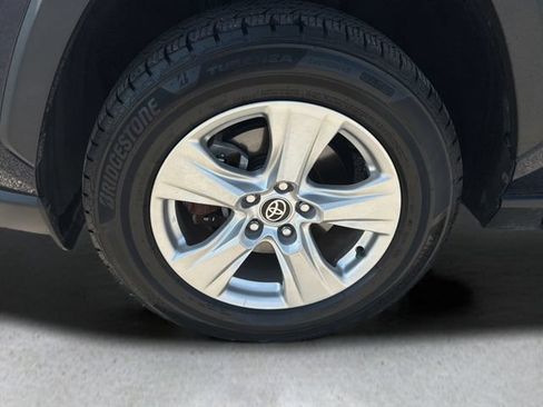 Used 2021 Toyota RAV4 XLE FWD image 27