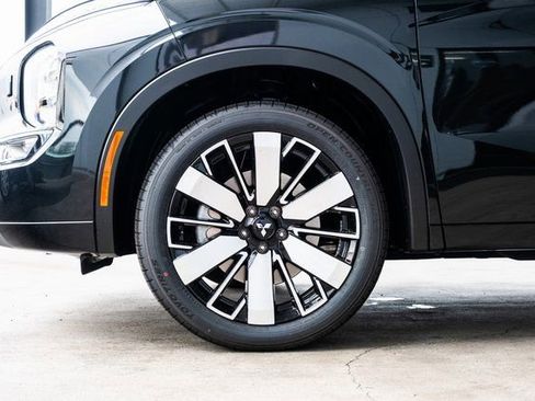 New 2025 Mitsubishi Outlander Platinum Edition image 7