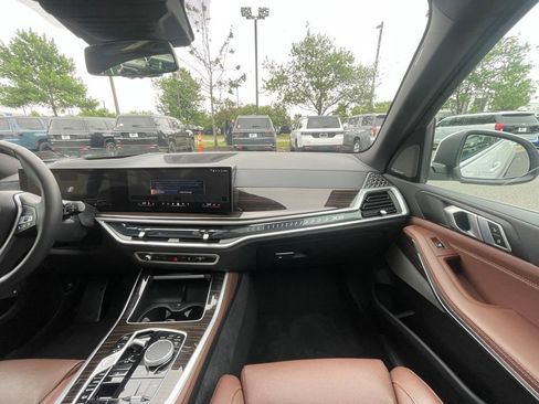 Used 2025 BMW X5 xDrive50e AWD/4WD image 25