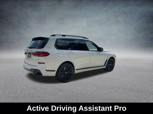 Used 2025 BMW X7 M60i image 26