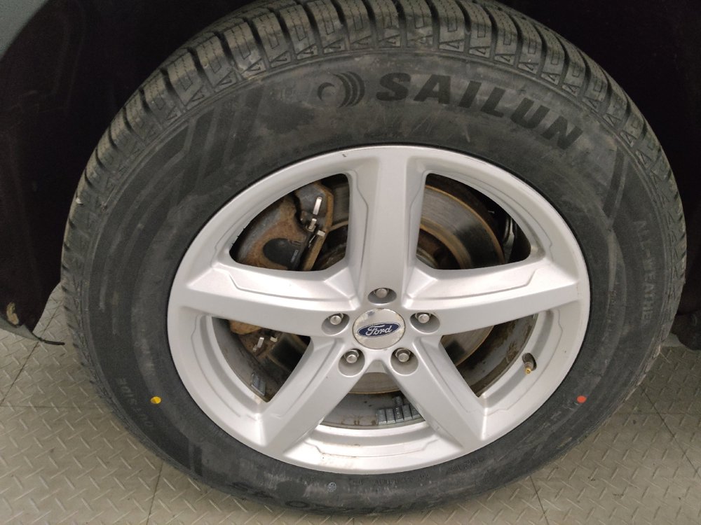 Used 2017 Ford Explorer XLT AWD/4WD image 31