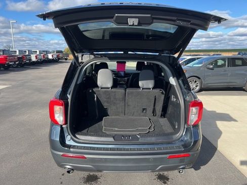 Used 2022 Ford Explorer XLT w/ Equipment Group 202A image 14