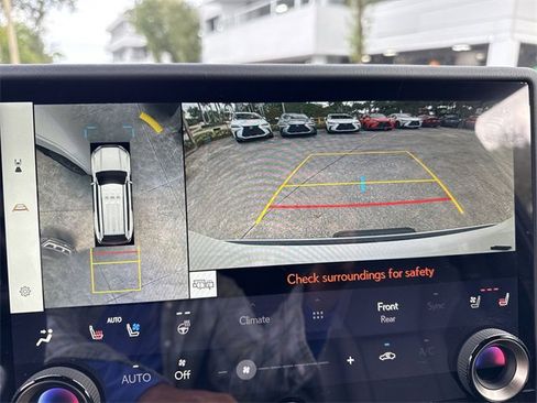 Used 2024 Lexus GX 550 image 17