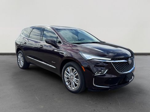 Used 2024 Buick Enclave Avenir w/ Avenir Technology Package image 7