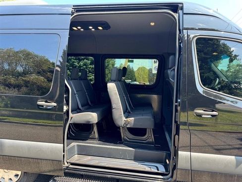 Used 2019 Mercedes-Benz Sprinter 2500 image 17