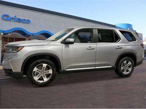 New 2025 Honda Pilot EX-L image 2