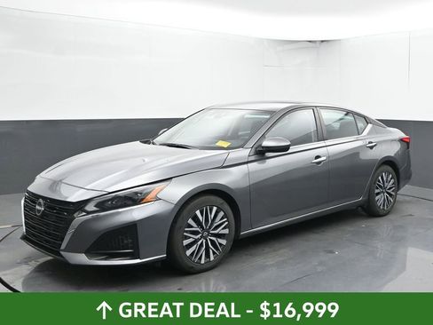 Used 2023 Nissan Altima 2.5 SV image 7