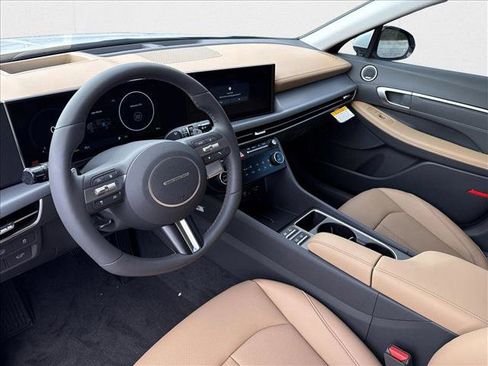 New 2025 Hyundai Sonata Limited image 3