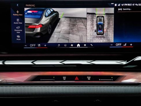 Used 2026 BMW i5 eDrive40 w/ M Sport Package RWD image 36