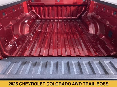 Certified 2025 Chevrolet Colorado Trail Boss AWD/4WD image 14
