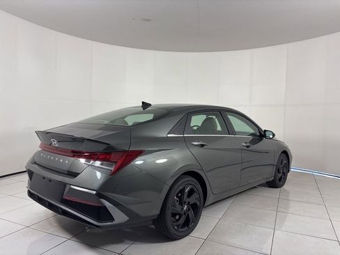 New 2026 Hyundai Elantra SEL Sport image 5