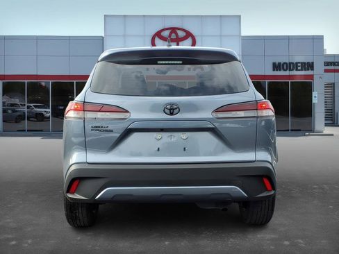 Used 2026 Toyota Corolla Cross L image 6