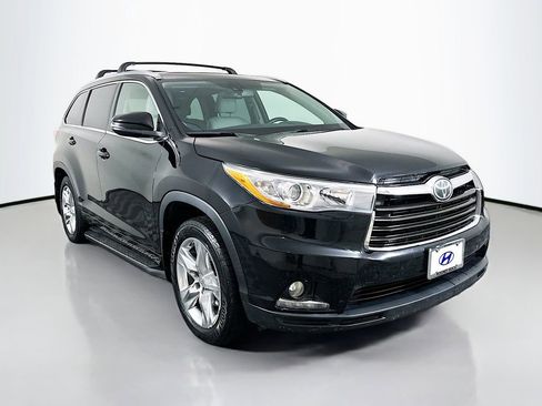 Used 2015 Toyota Highlander Limited image 3