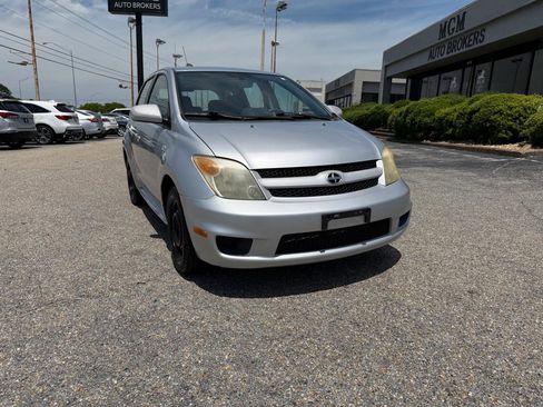 Used 2006 Scion xA FWD image 4