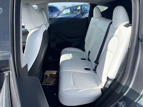 Used 2024 Tesla Model Y Performance AWD/4WD image 9