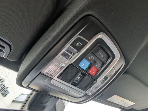 New 2026 RAM 1500 4x4 Crew Cab image 33