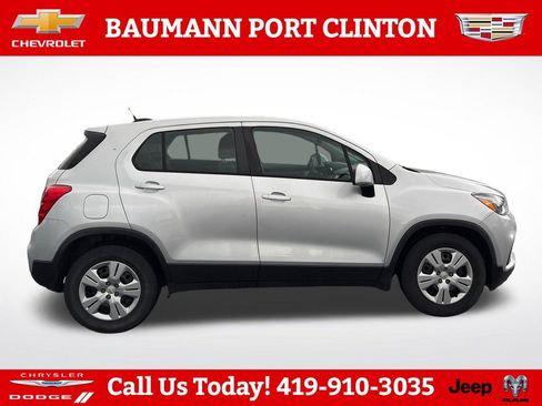Used 2018 Chevrolet Trax LS FWD image 6