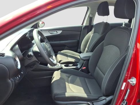 Used 2023 Kia Forte LXS w/ LXS Technology Package FWD image 5