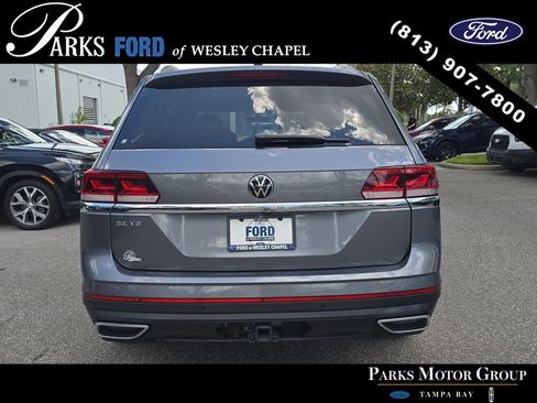 Used 2023 Volkswagen Atlas SE w/ Panoramic Sunroof Package FWD image 5