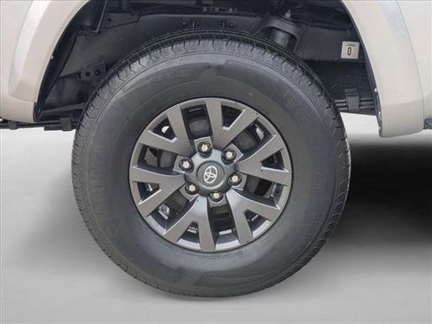 Used 2021 Toyota Tacoma SR5 image 21