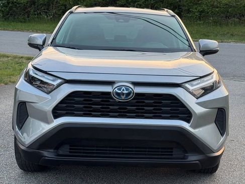 Used 2022 Toyota RAV4 XLE AWD/4WD image 10