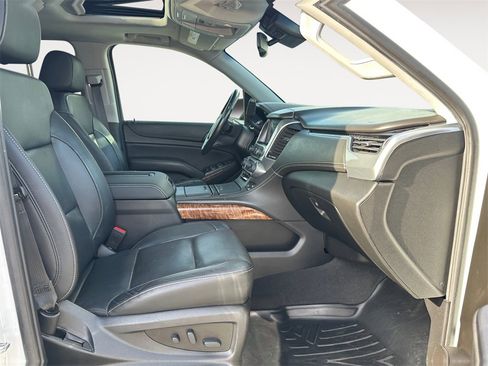Used 2020 Chevrolet Suburban Premier image 15