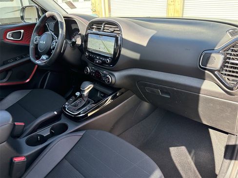 Certified 2022 Kia Soul Turbo image 25