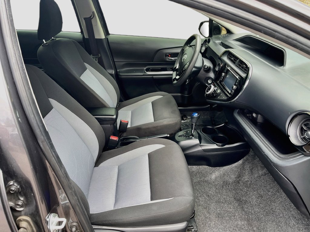 Used 2018 Toyota Prius C Two FWD image 25