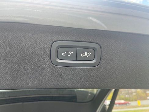 Used 2025 Volvo XC90 B6 Plus AWD/4WD image 9