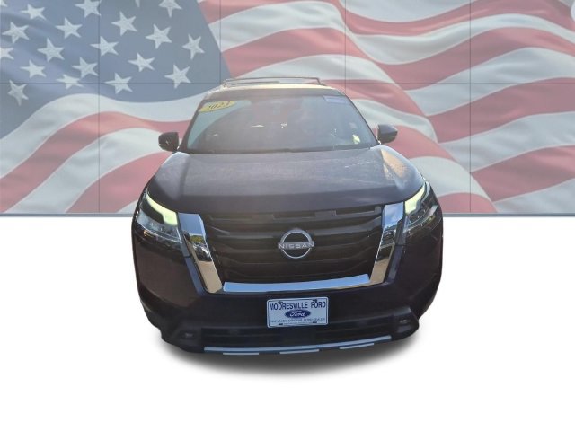 Used 2023 Nissan Pathfinder SL FWD image 8