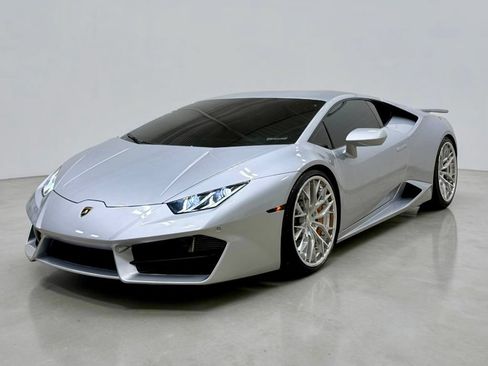 Used 2017 Lamborghini Huracan LP 580-2 RWD image 4