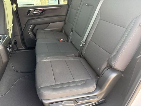 New 2026 Chevrolet Suburban LS image 30