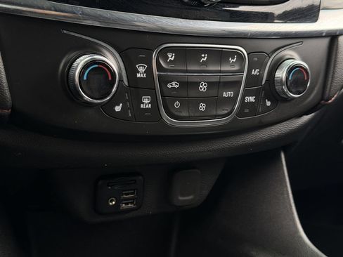 Used 2023 Chevrolet Traverse RS w/ LPO, Floor Liner Package FWD image 20