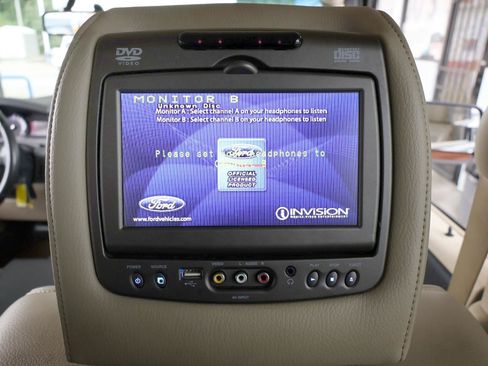 Used 2016 Ford Expedition EL XLT w/ Equipment Group 202A RWD image 40