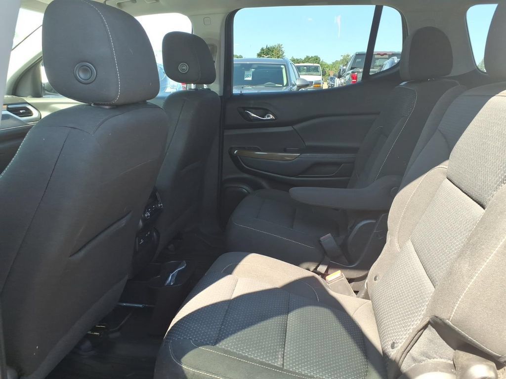 Used 2020 GMC Acadia SLE w/ Driver Convenience Package FWD image 10