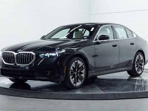 New 2026 BMW 530i xDrive w/ Premium Package image 8