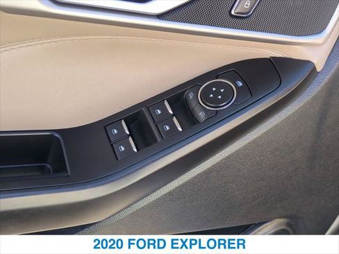 Used 2020 Ford Explorer XLT w/ Equipment Group 202A AWD/4WD image 13