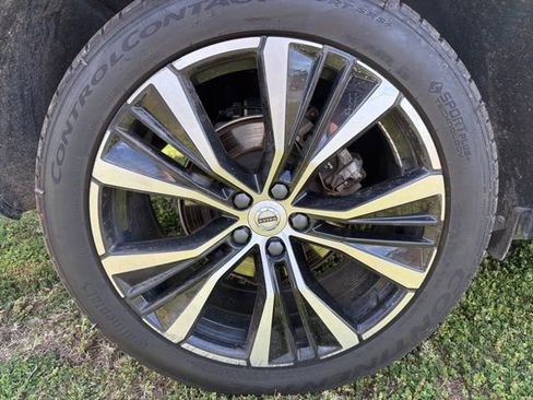 Used 2024 Volvo XC60 B5 Plus image 9