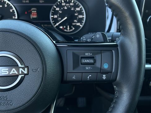 Certified 2024 Nissan Pathfinder SL image 11