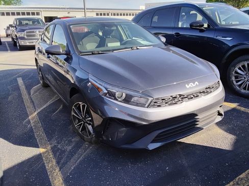 Used 2024 Kia Forte LXS w/ LXS Technology Package FWD image 13