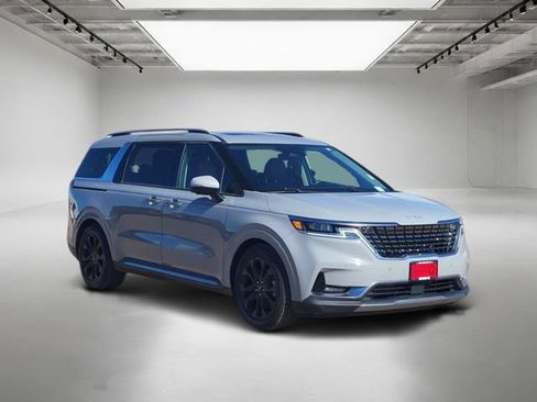 Used 2022 Kia Carnival SX Prestige FWD image 8