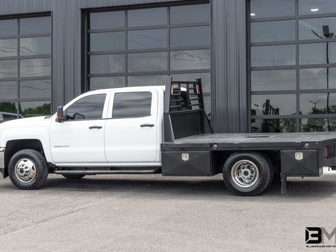 Used 2018 Chevrolet Silverado 3500 W/T w/ WT Convenience Package AWD/4WD image 5